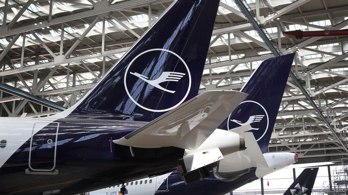 Lufthansa odhazuje zbytečnou zátěž, škrtne i pětinu manažerů